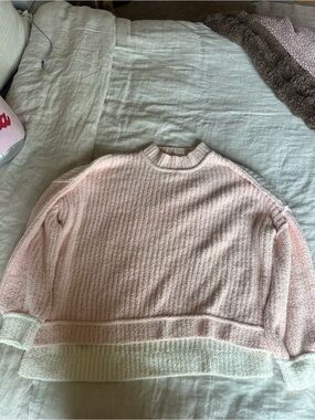 Olivelynn Women's Pink Textured Crew Sweater with Cream Trim